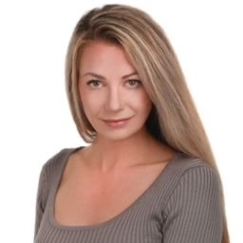 Meet your Posher, Adrienne